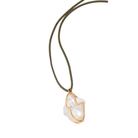 MAISON IREM Mulberry 1976 Necklace - Picture 3 of 11